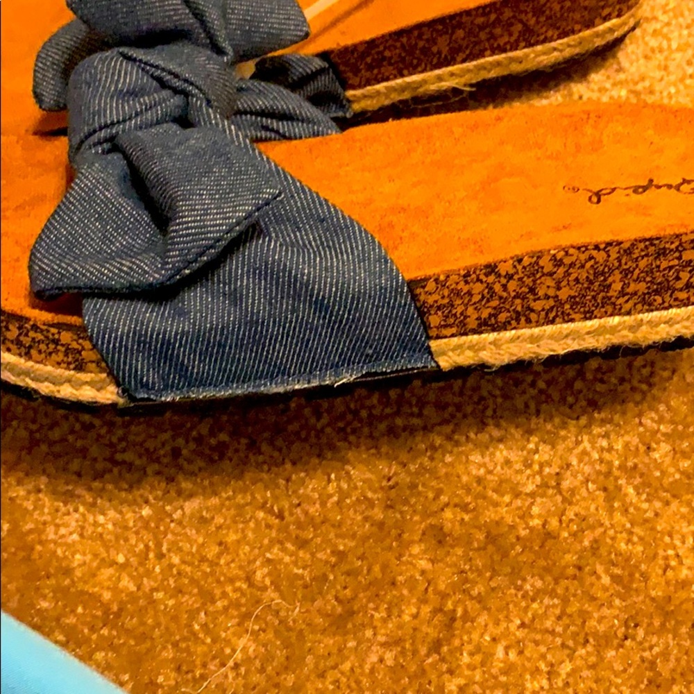 Shoes - Picture 2 of 3